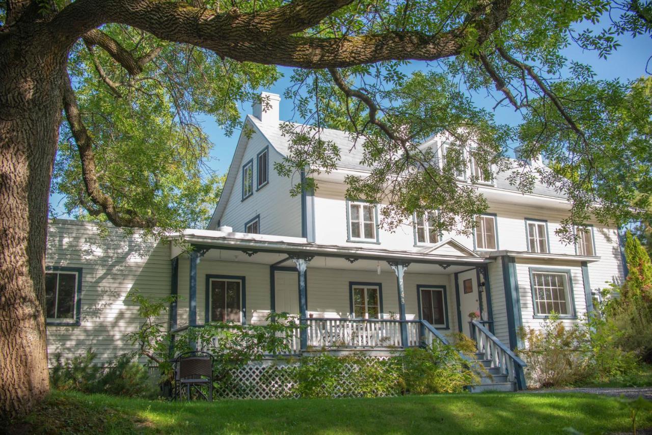 Le Triangle De L'Ile Hotel Saint-Laurent-de-l'ile d'Orleans Exterior photo
